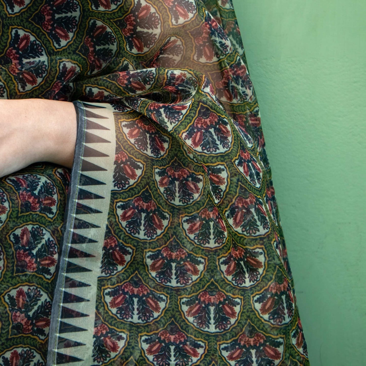 Moss Me Saree | Kar4 - Zaymal