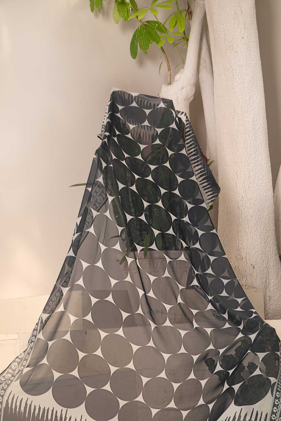 Geometric Monochrome