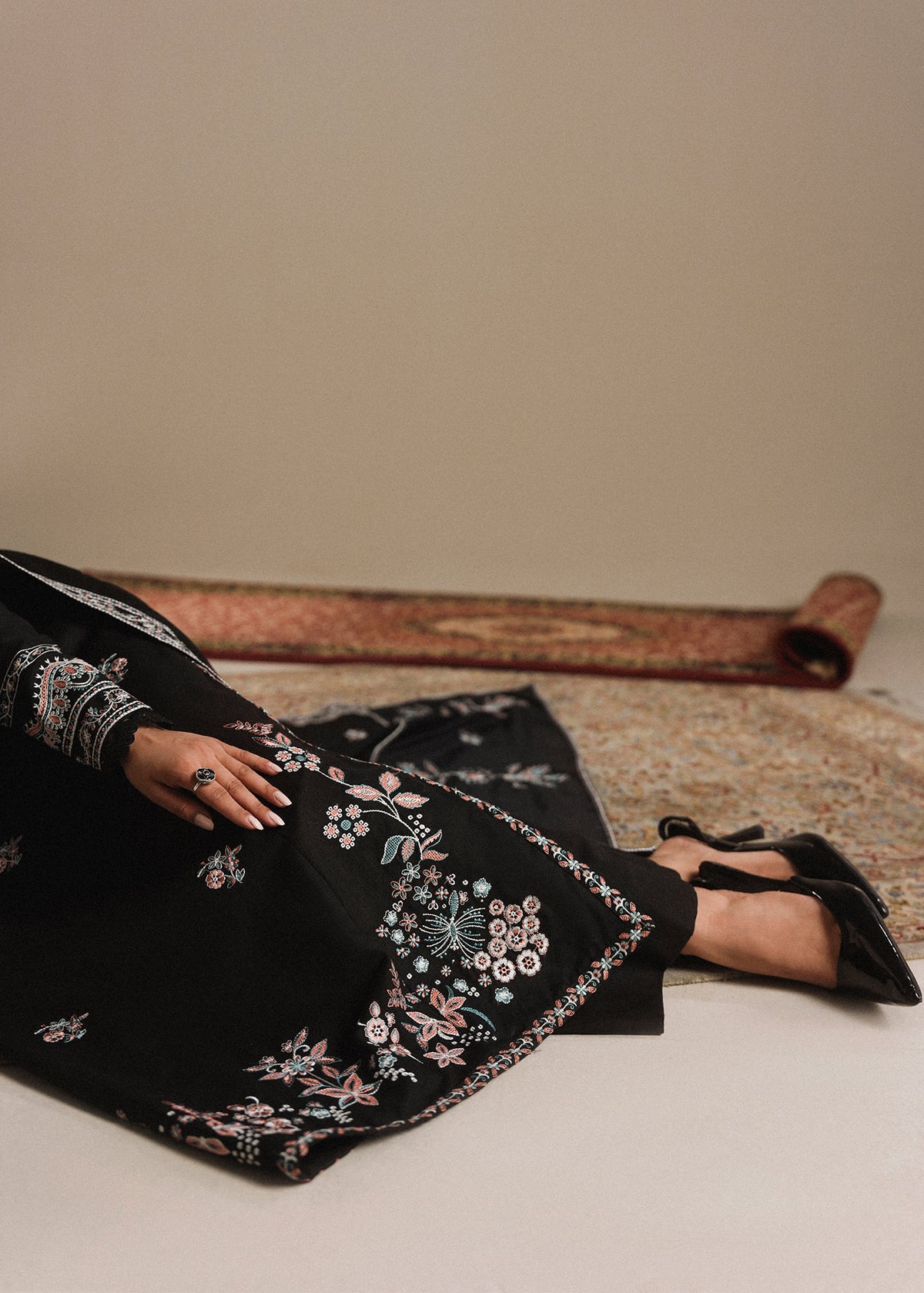 Noir Khaddar 2-Piece Set