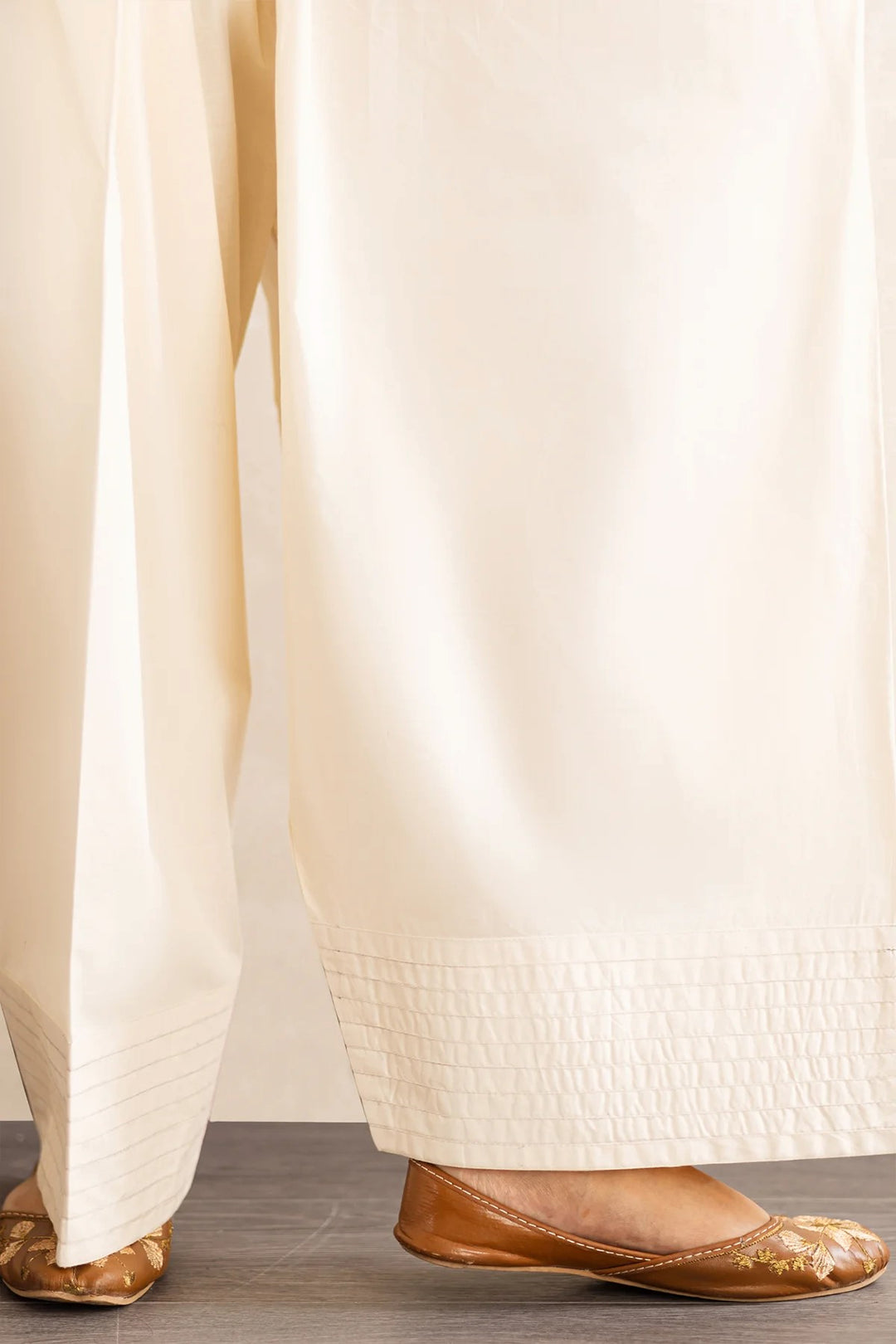 OFF-WHITE FARSHI SHALWAR