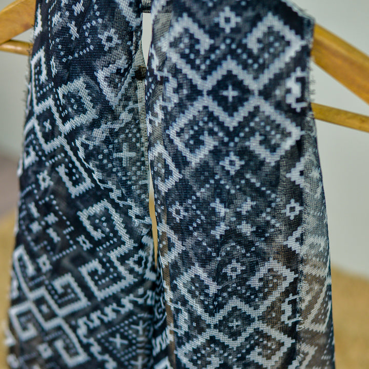 Black Geometric Pattern | Z&F 02