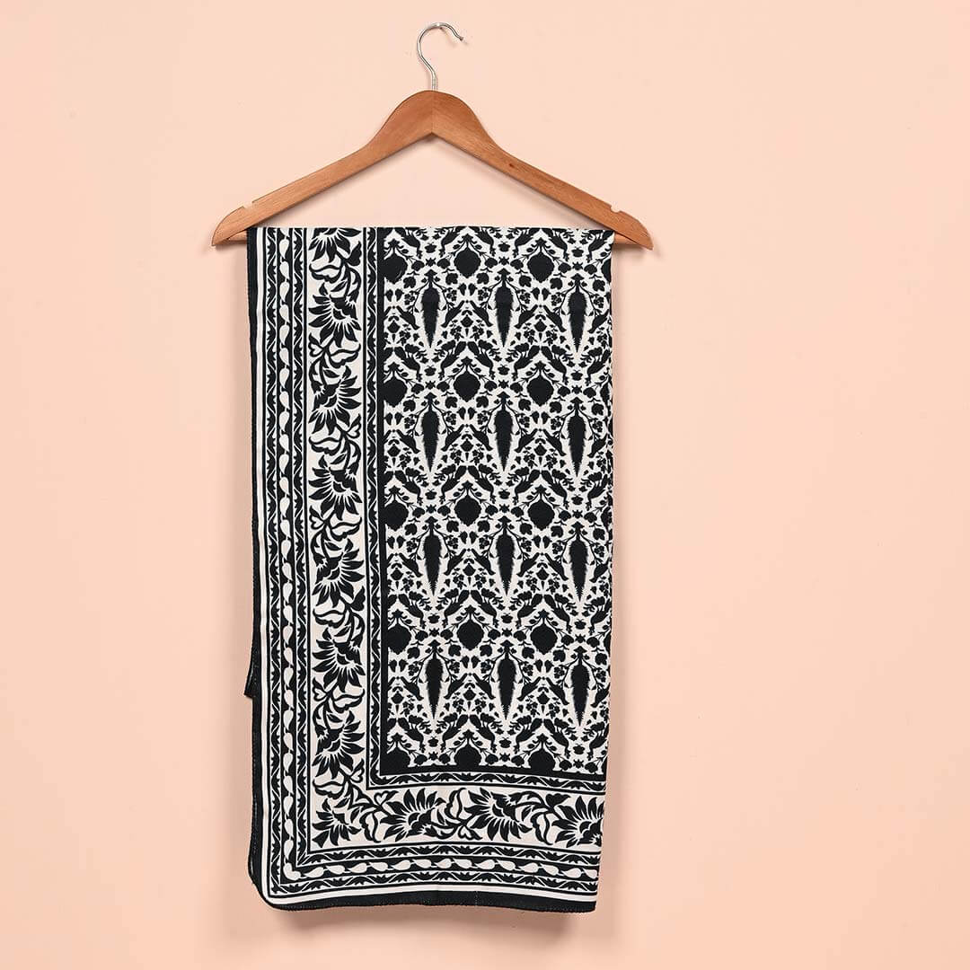 Black and White | DNSH210023 - Zaymal