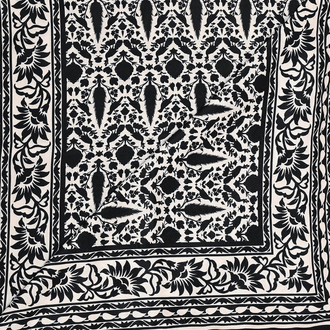 Black and White | DNSH210023 - Zaymal